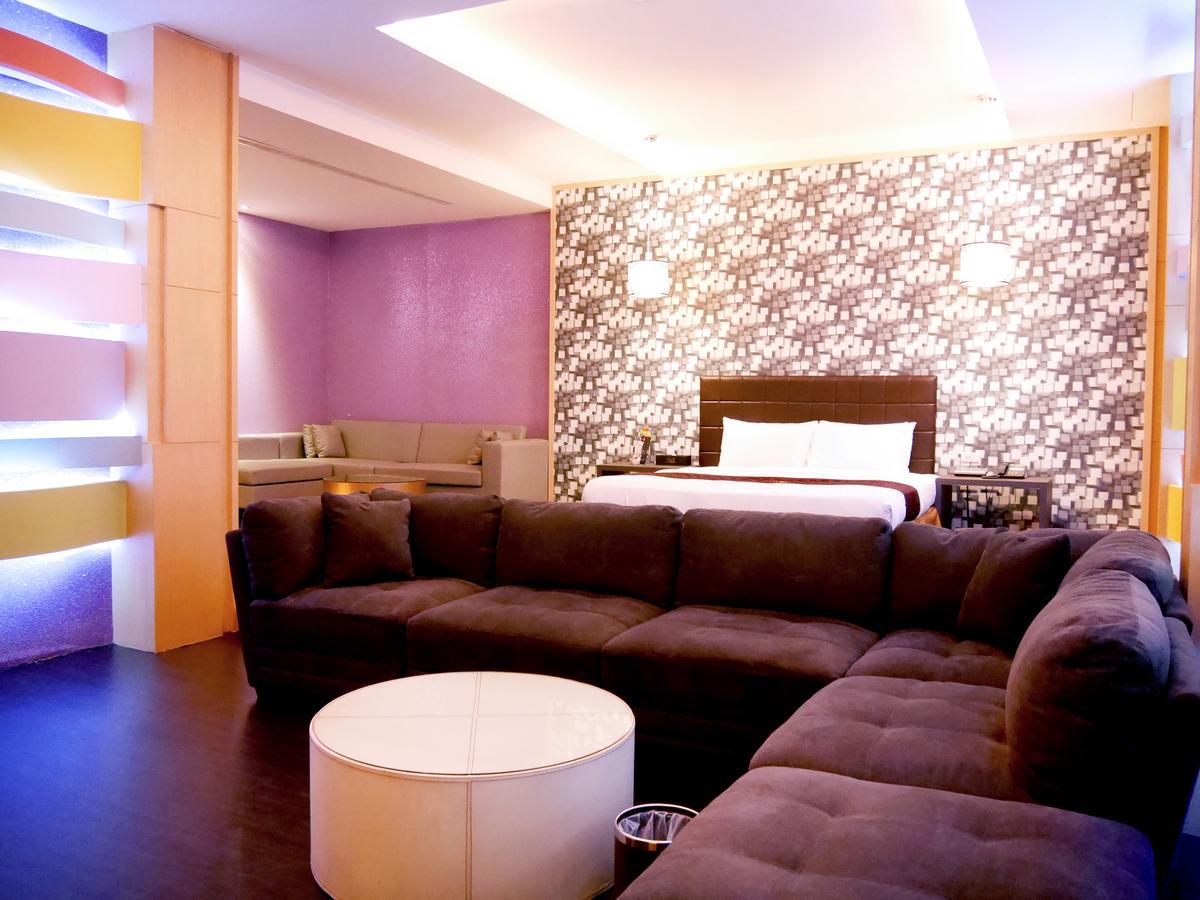 Moonshy Boutique Motel Тайчжун Экстерьер фото