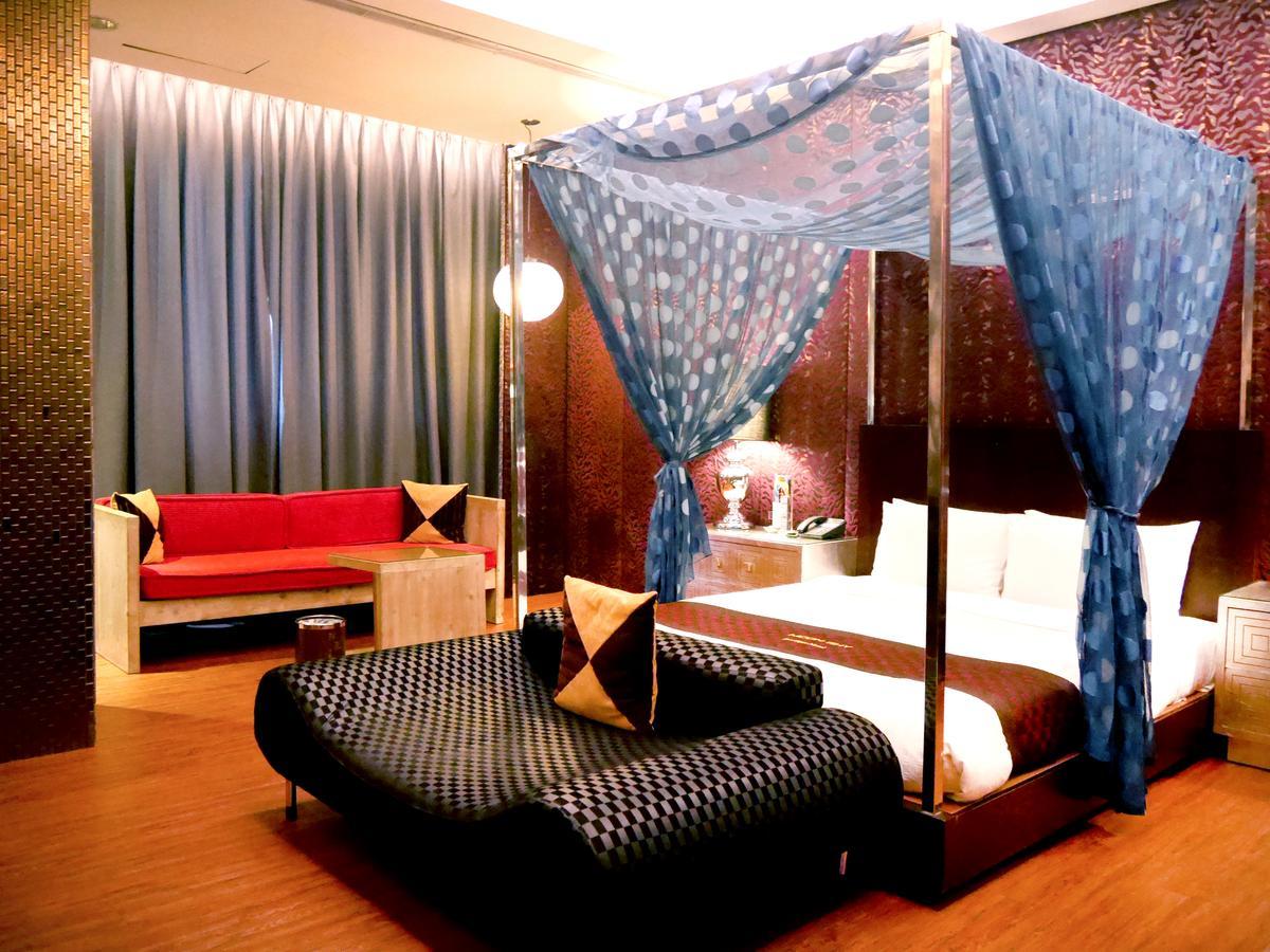 Moonshy Boutique Motel Тайчжун Экстерьер фото