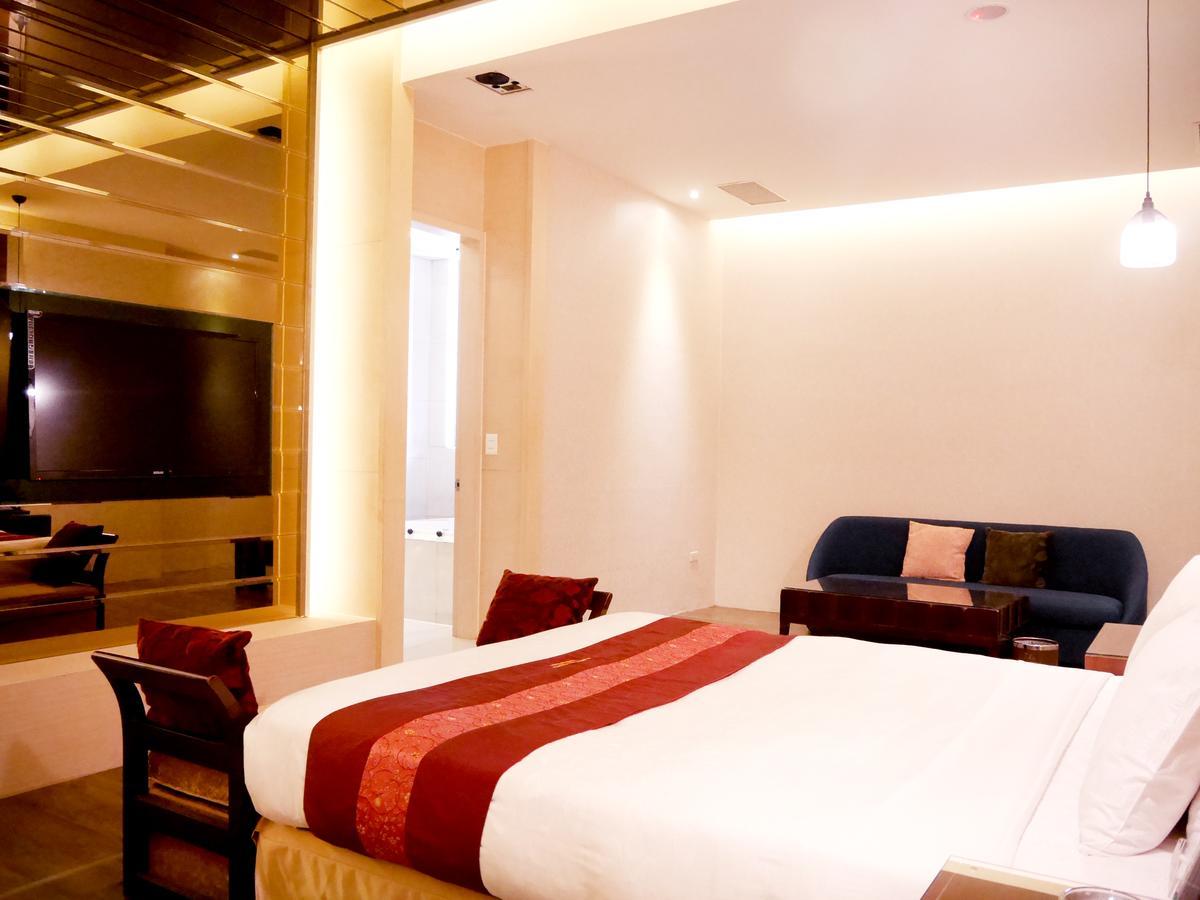 Moonshy Boutique Motel Тайчжун Экстерьер фото