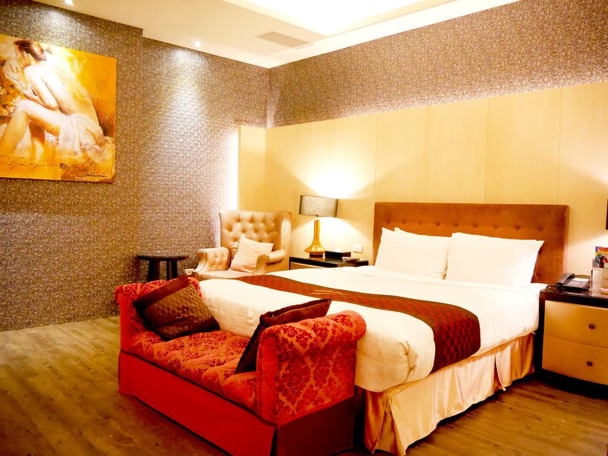 Moonshy Boutique Motel Тайчжун Экстерьер фото