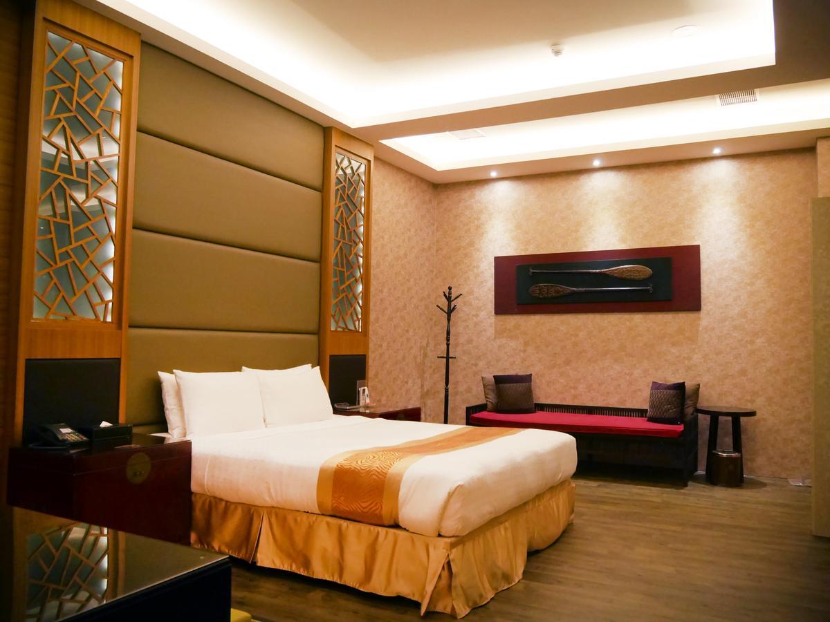 Moonshy Boutique Motel Тайчжун Экстерьер фото