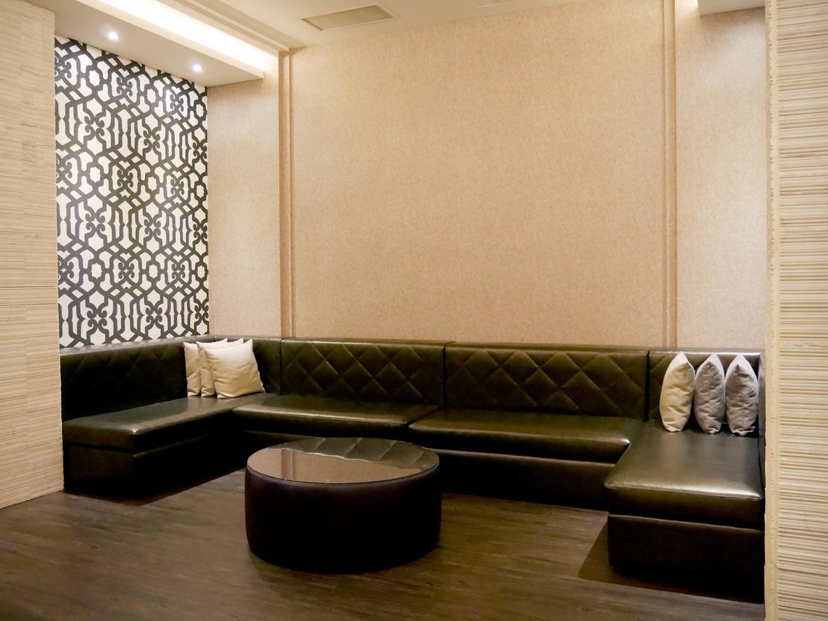 Moonshy Boutique Motel Тайчжун Экстерьер фото