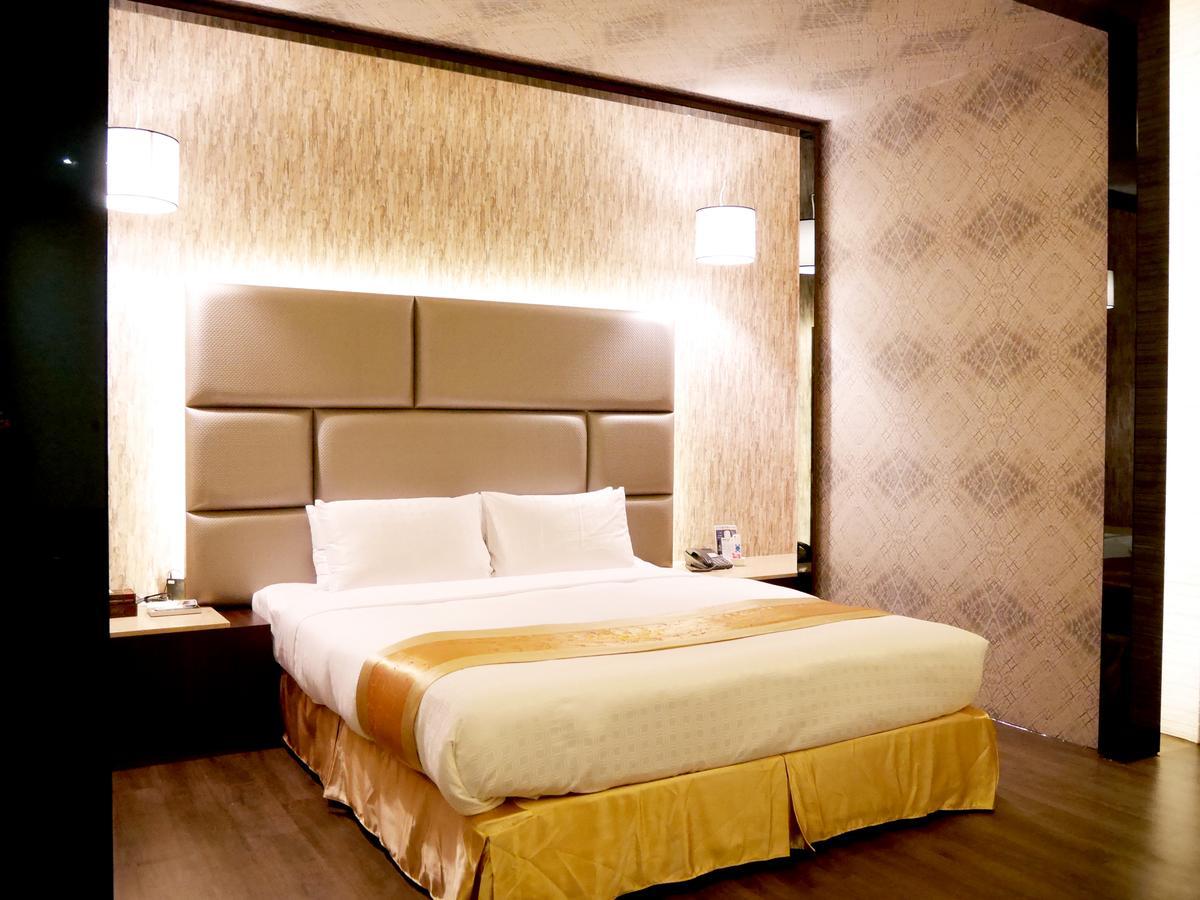 Moonshy Boutique Motel Тайчжун Экстерьер фото