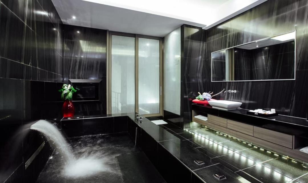 Moonshy Boutique Motel Тайчжун Экстерьер фото