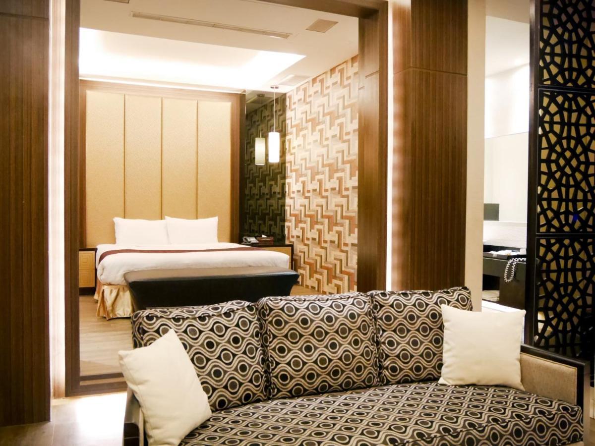 Moonshy Boutique Motel Тайчжун Экстерьер фото