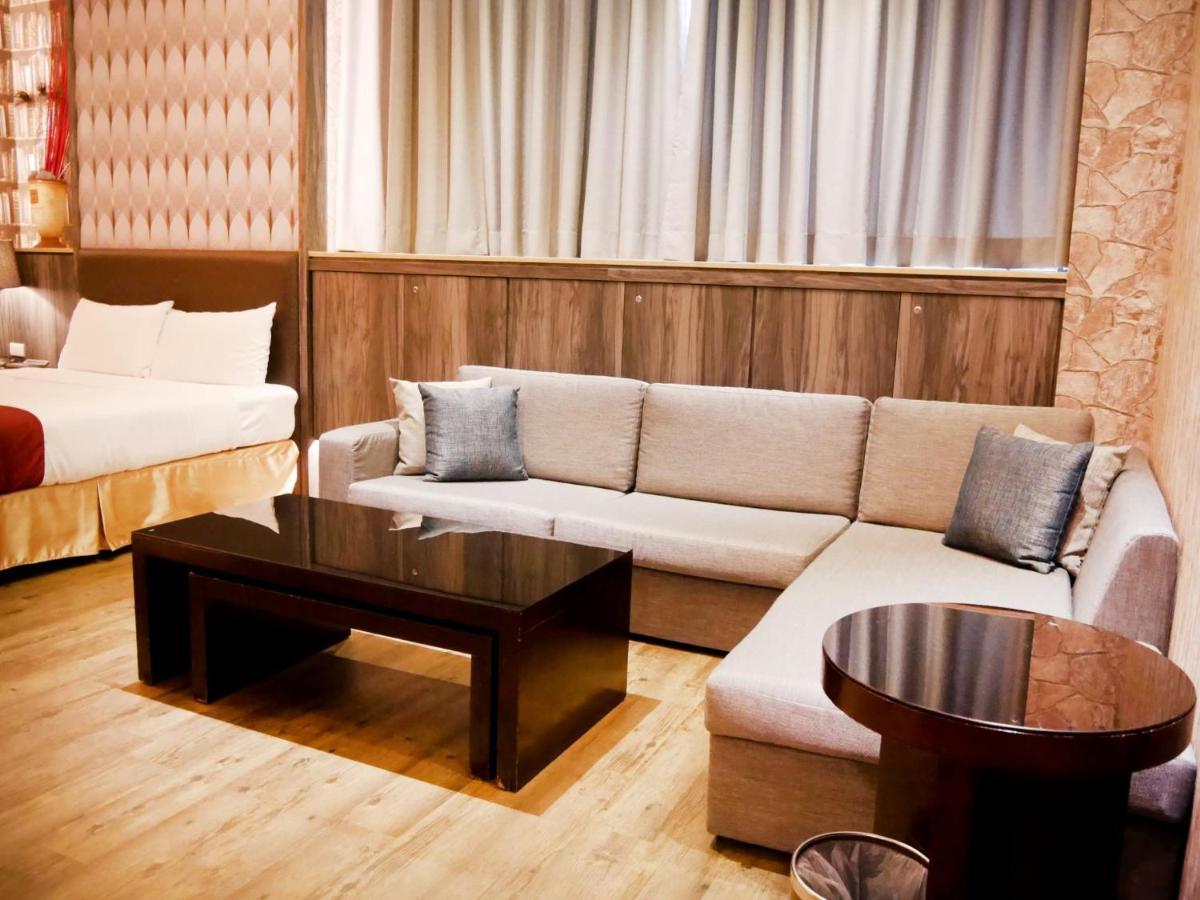 Moonshy Boutique Motel Тайчжун Экстерьер фото